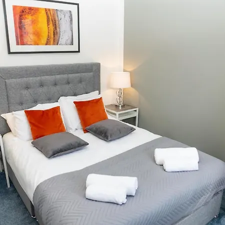 Apartamento Inspiration By Olauda Sa - 3 Bed House With Free Parking Swindon Exterior foto