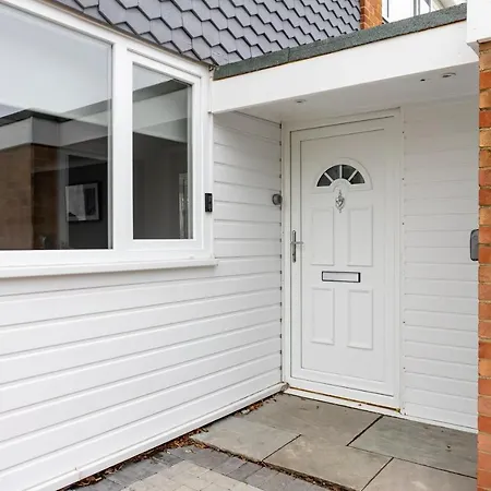 Apartamento Inspiration By Olauda Sa - 3 Bed House With Free Parking Swindon Exterior foto